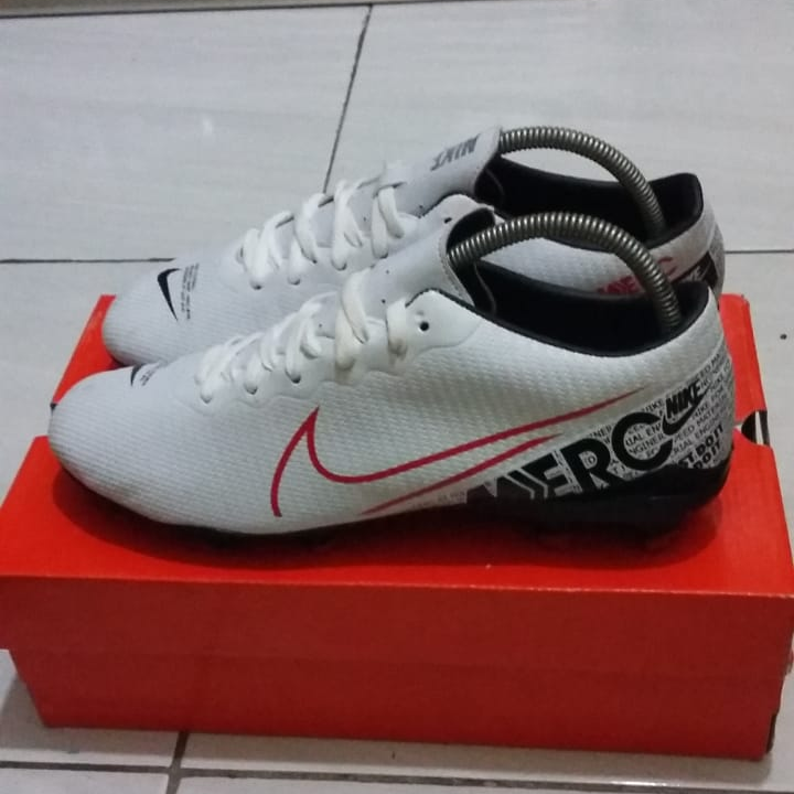 Sepatu bola online nike mercurial victory
