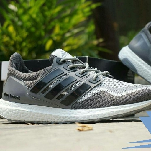 ADIDAS boost 2