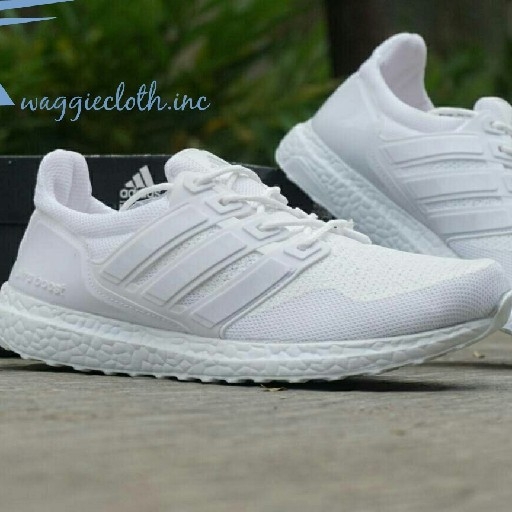 ADIDAS boost 3