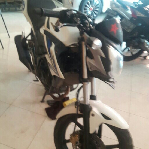 CB 150 Streetfire FI Putih Tahun 2013 2