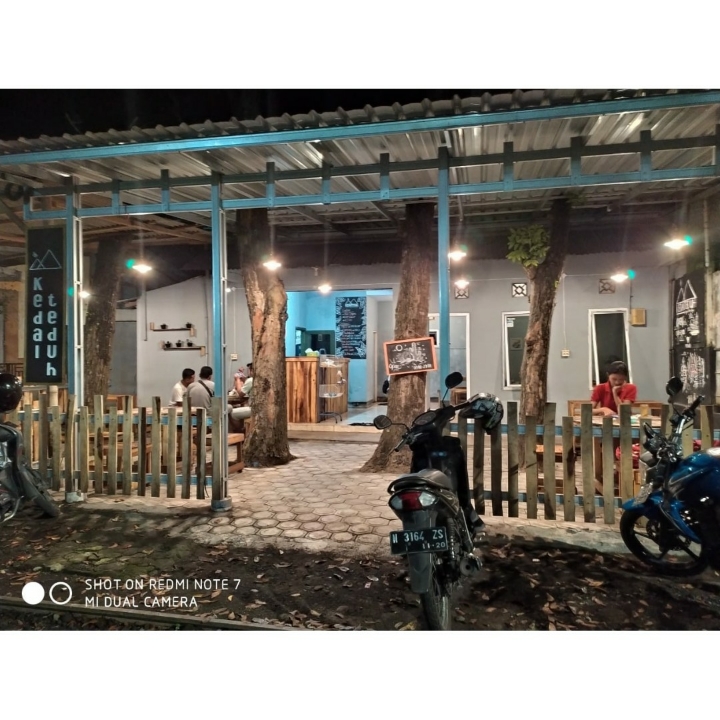 Kedai Teduh - Toga lumajang 2