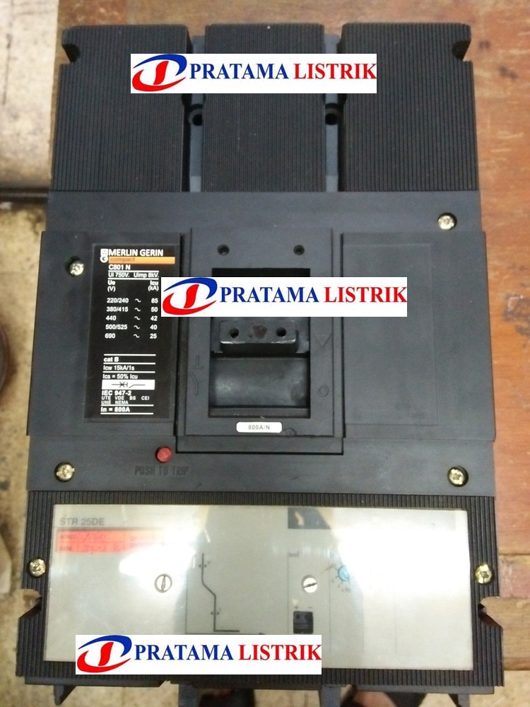 MCCB C801N 800A 3P Manual Merlin Gerin 2