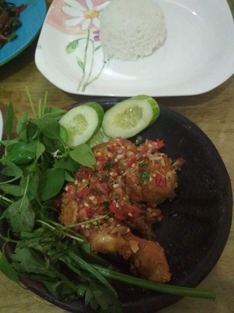 Nasi Ayam Geprek Sambal Matah