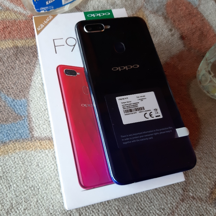 Oppo F9 ram 4 64 Fullset Twilight Blue 2
