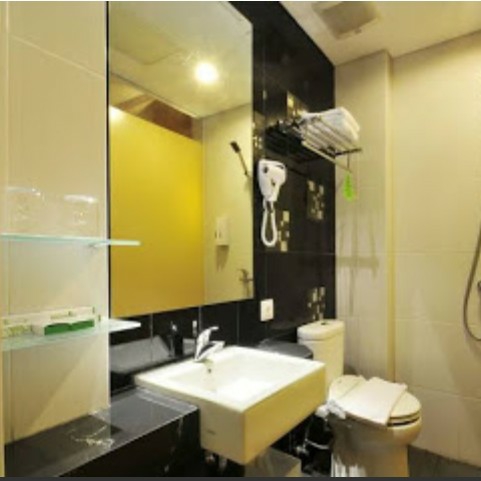 Pyrenees Jogja Hotel 3