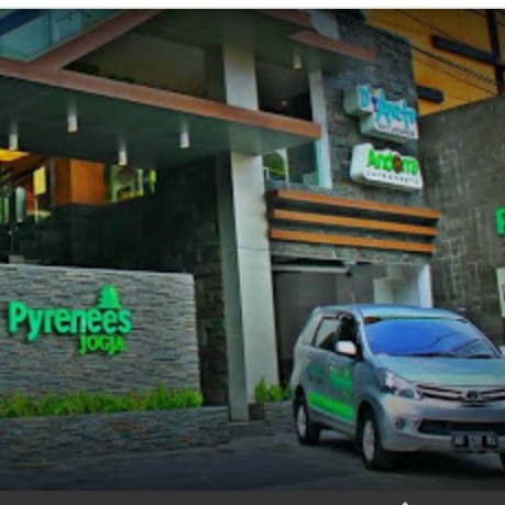 Pyrenees Jogja Hotel 4