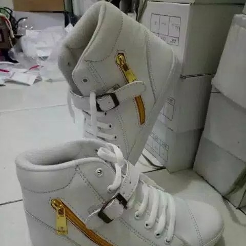 SEPATU BOOT ANBU PUTIH 4