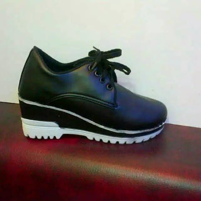 SEPATU BOOT DOCMART HITAM 2