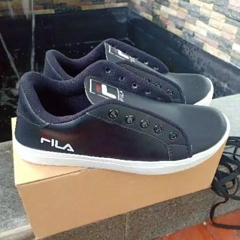 SEPATU SNEAKER FFILAA 4