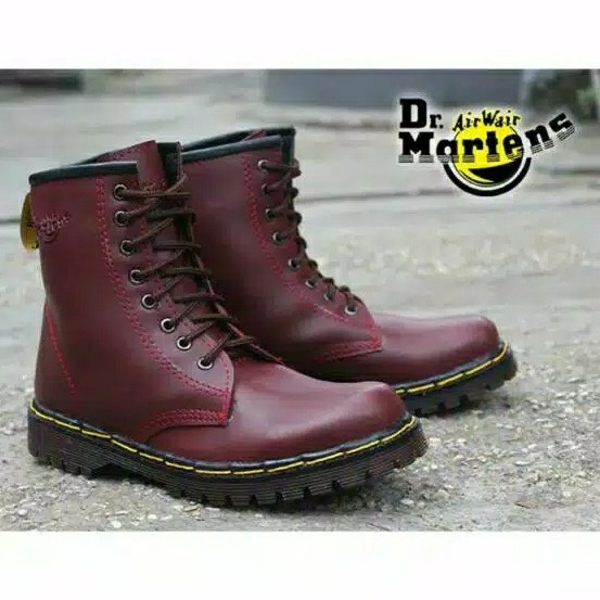 Sepatu Boots Dr Martens 8 Hole 5