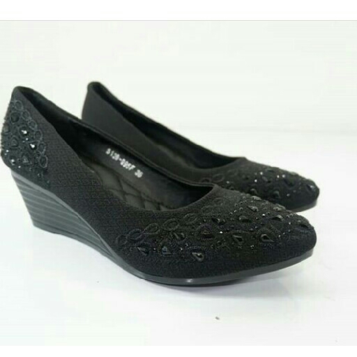 Sepatu Cewek 2