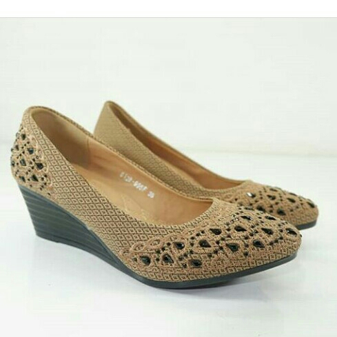Sepatu Cewek 3