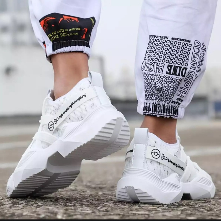 Sepatu Olahraga 3