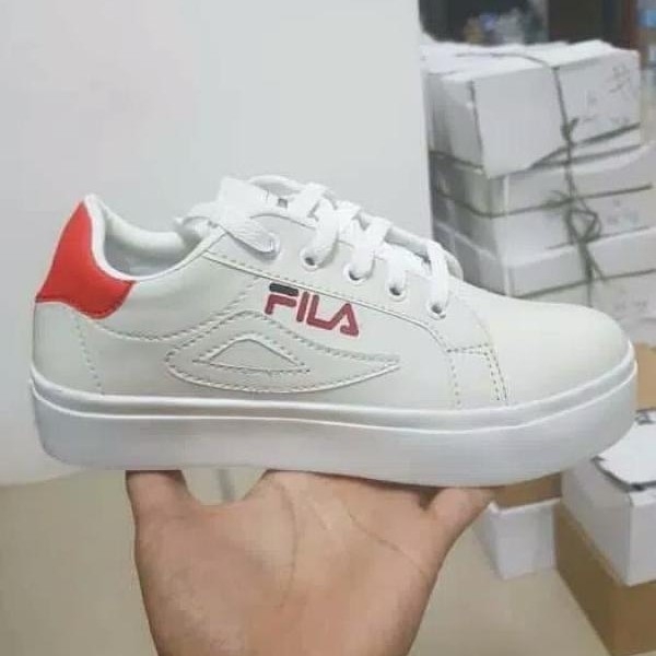 Sepatu Sneakers Fila Dea  Merah 222 2