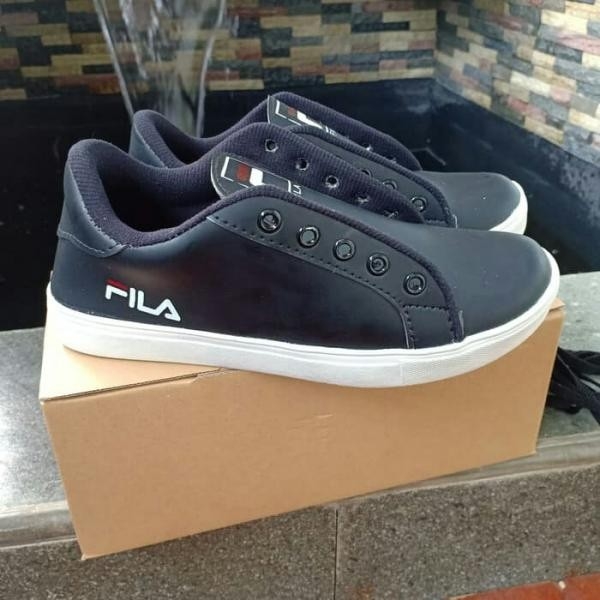 Sepatu Sneakers Fila Hitam 2