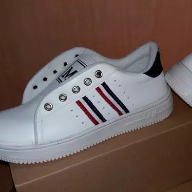Sepatu Sneakers JM13 Garis Putih 2