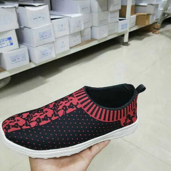 Slip On Sp09 Hitam Merah 2