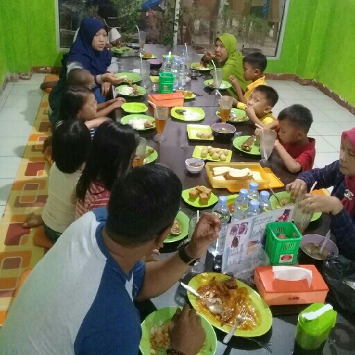 WARUNG ABAH UJE KM 12 MASAKAN KHAS SUNDA 2