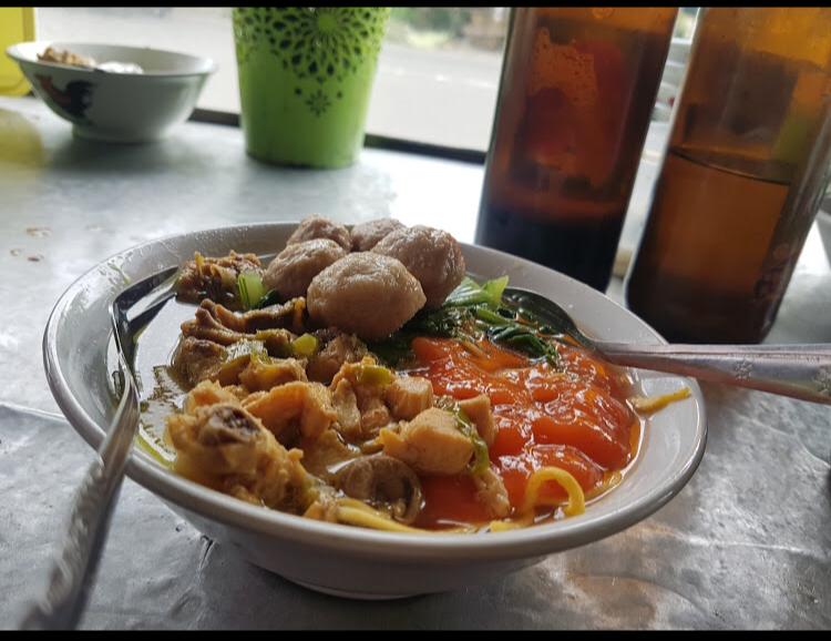 Warung Mie Pangsit Goyang Lidah Cot Gud