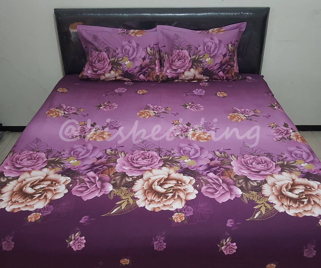 Sprei Motif Dark Purple Flowers