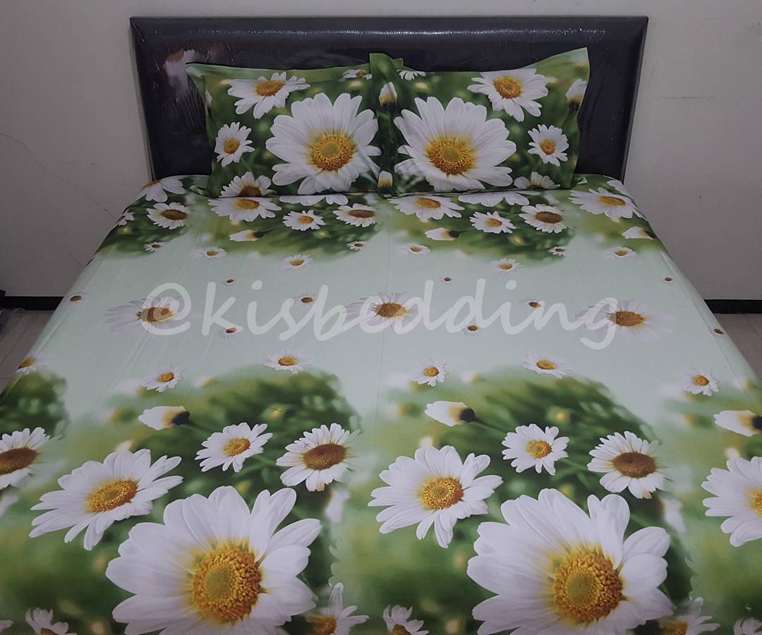 Sprei Motif White Flowers