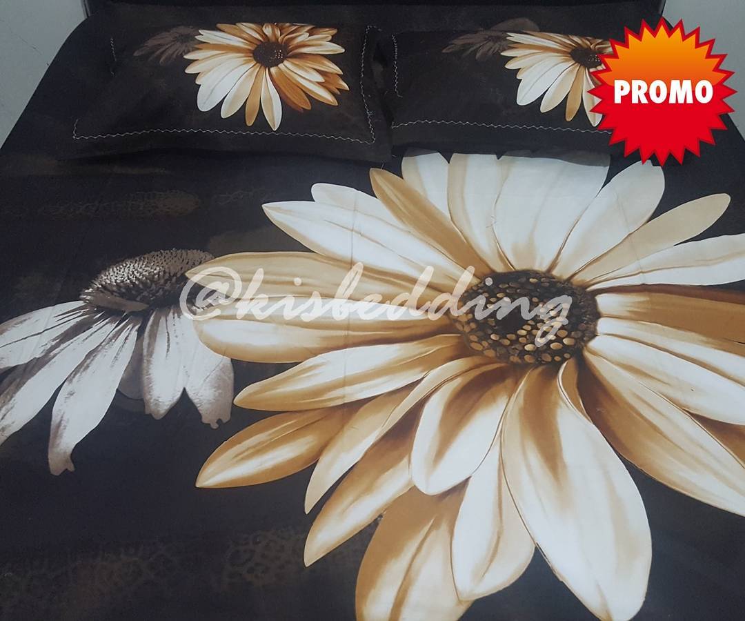 Sprei Motif Bunga-bunga Gelap