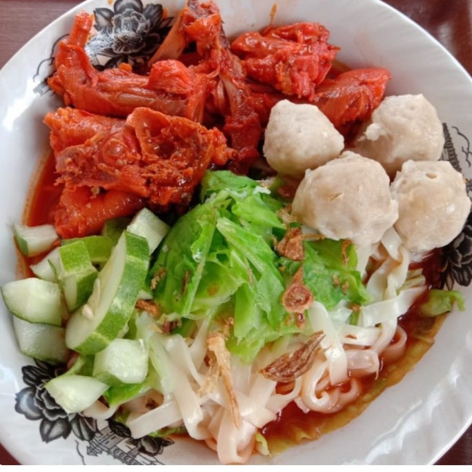 Mie Ayam Kuah Merah