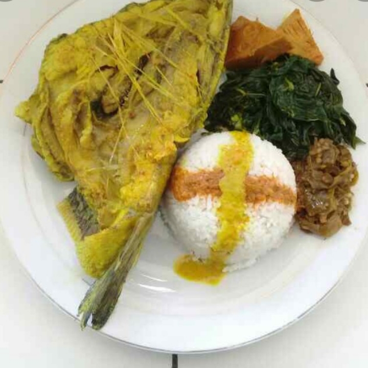  Nasi Campur Kepala Ikan