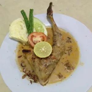1 X es the 1 X panggang ayam jowo nasi es the lalapan sambel santen