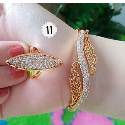 11 Aksesoris