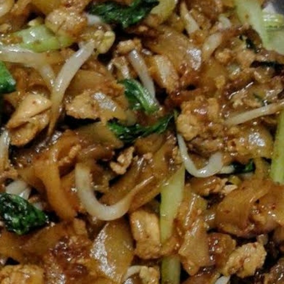 30 kwetiau Goreng Ayam