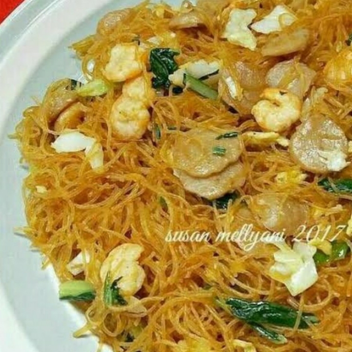 9 Bihun Goreng Ayam