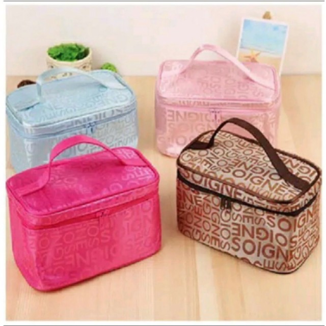 A1-93 Tas kosmetik Huruf