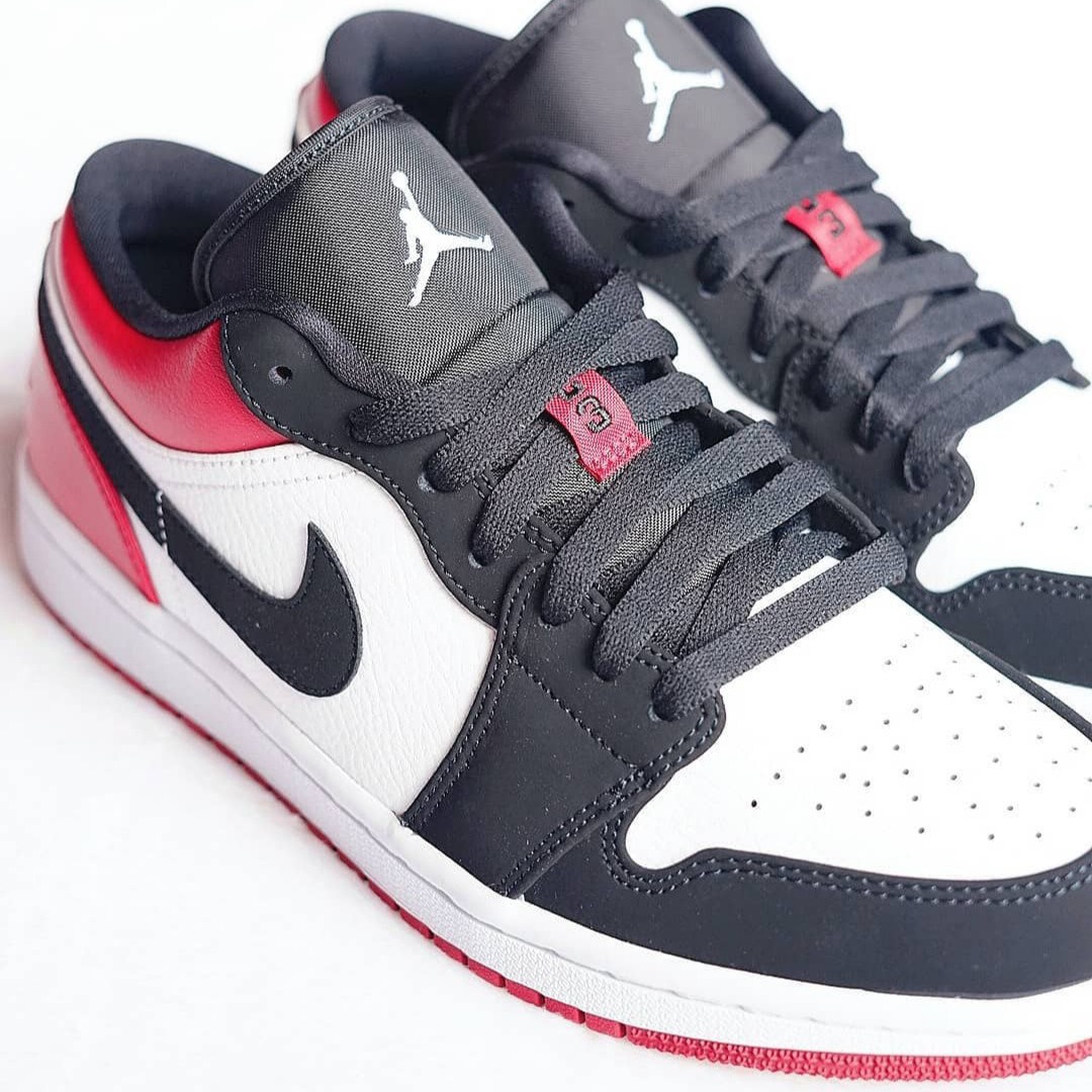 AJ 1Low Black White Gym Red W 3