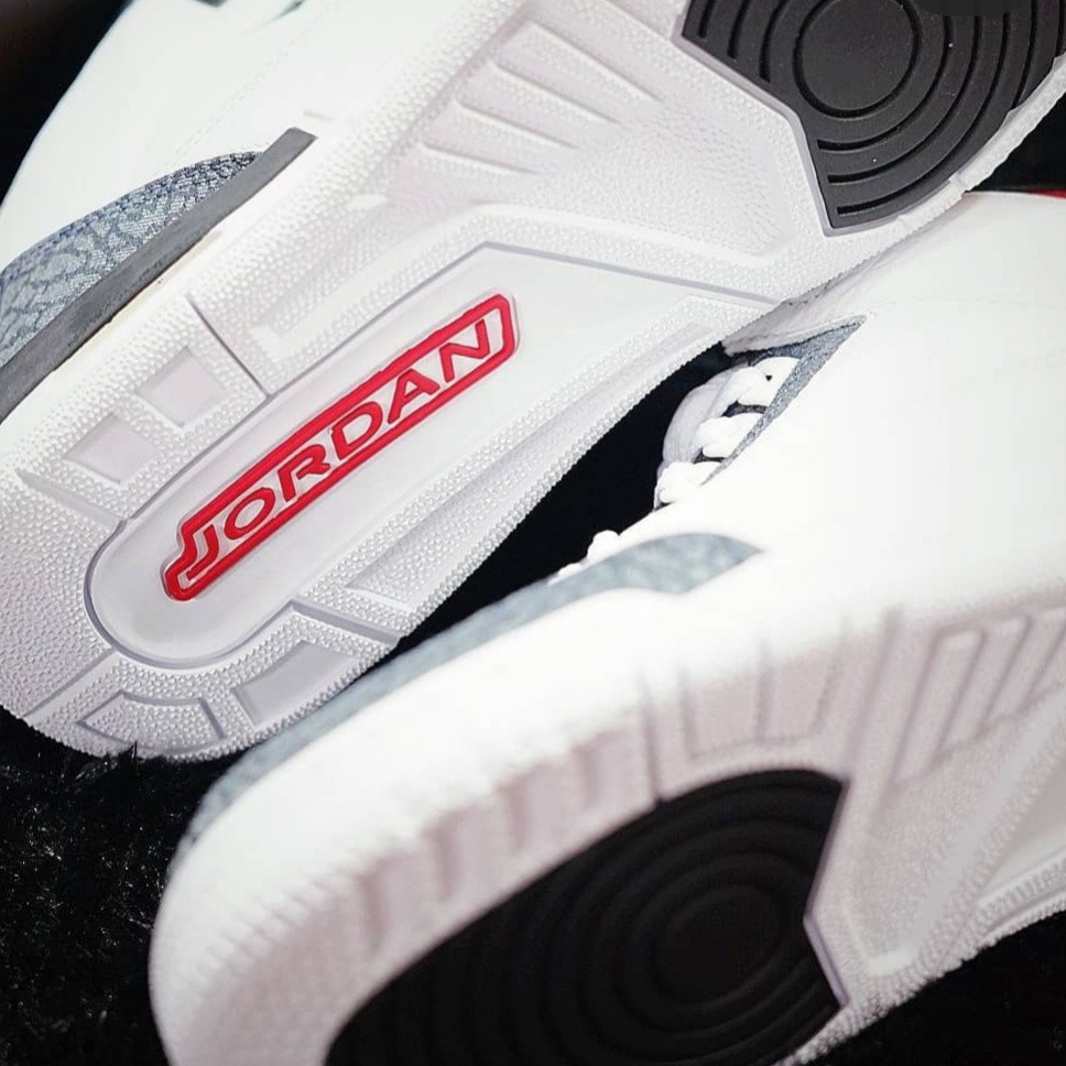 AJ 3 RETRO SE Fire Read Denim 2