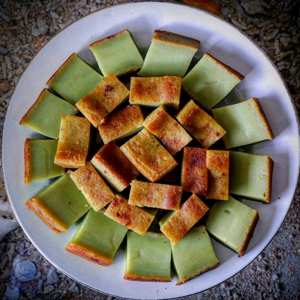 ANEKA KUE SEDAP KUE TEPUR BANDA 1 BOX  ISI 60 POTONG  MERK ANEKA KUE 2