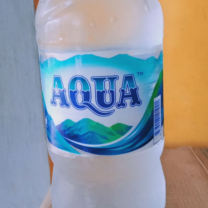 AQUA SEDANG DINGIN