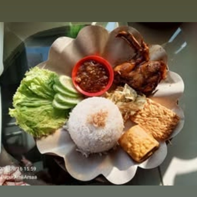 AYAM BAKAR NASI TAHU TEMPE