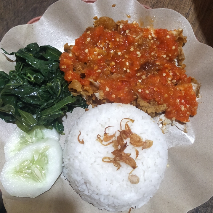 AYAM GEPREK NASI