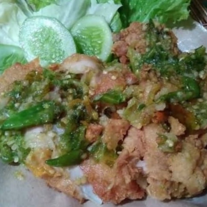 AYAM GEPREK SAMBEL IJO