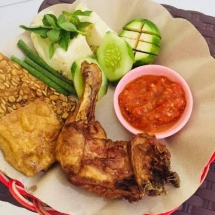 AYAM GORENG LALAPAN
