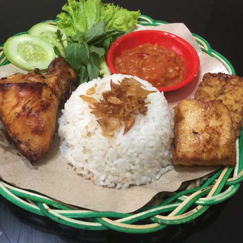 AYAM GORENG LALAPAN KECIL