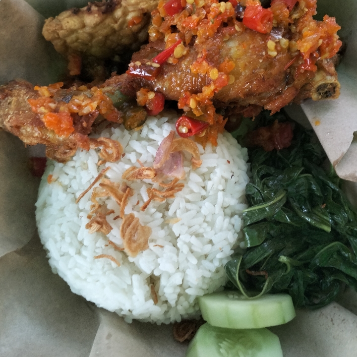 AYAM GORENG SIRAMBE