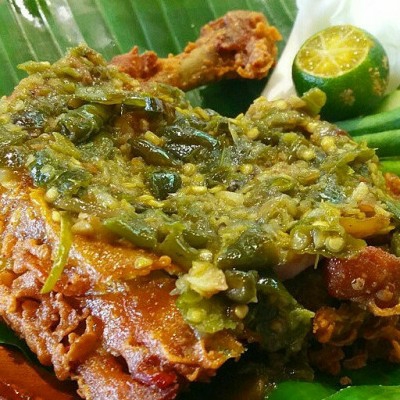 AYAM KAMPUNG PENYET
