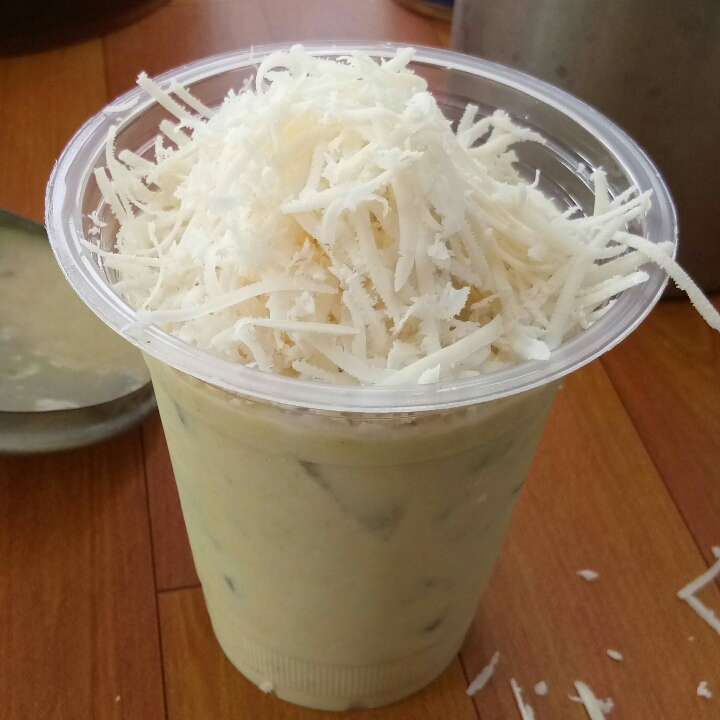 Alpukat kocok toping keju