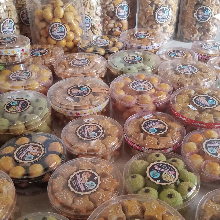 Aneka Kue Kering Arjuna