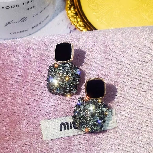 Anting Berlian Geometris 2