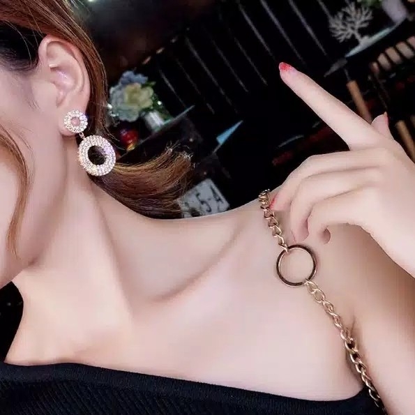 Anting Panjang Dengan Berlian Imitasi 4