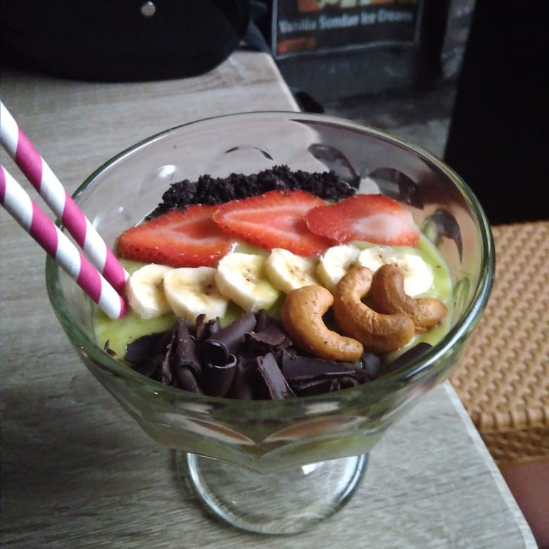 Avocado Smoothie Bowl