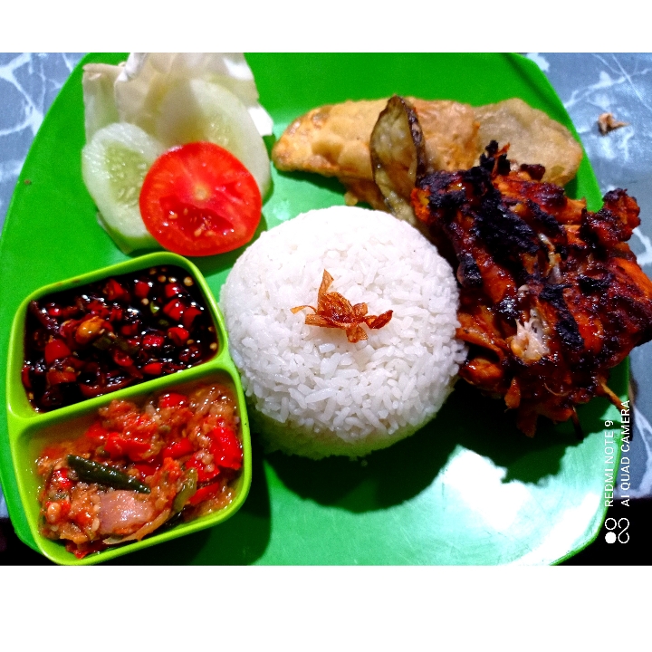 Ayam Bakar  Dan Nasi